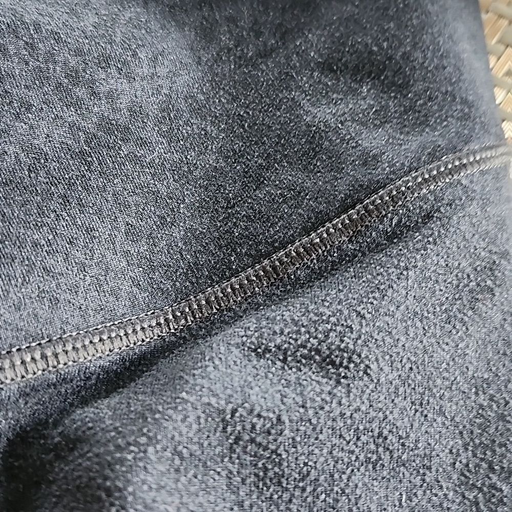 Lululemon Align black snakeskin print cropped leggings size 4 - Picture 5 of 5